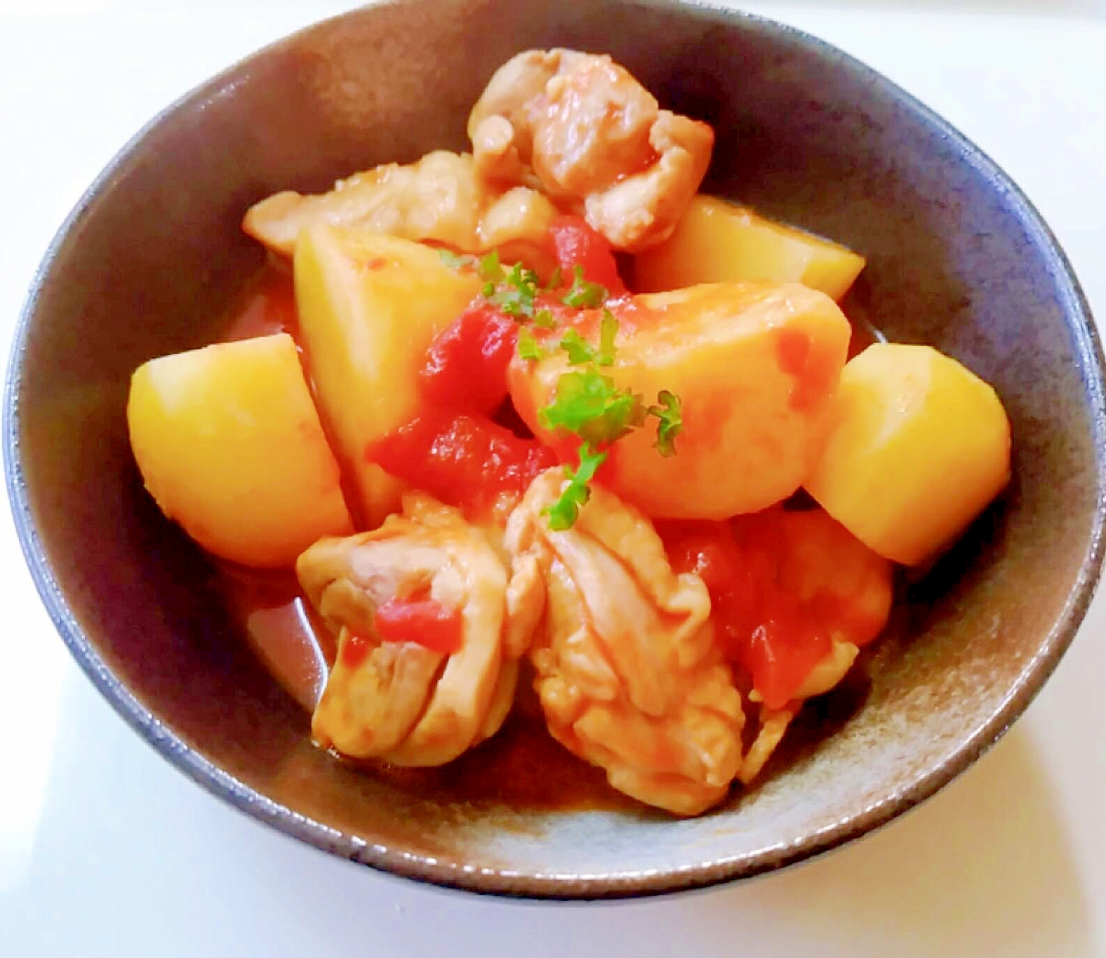 じゃが芋と鶏肉のトマト煮