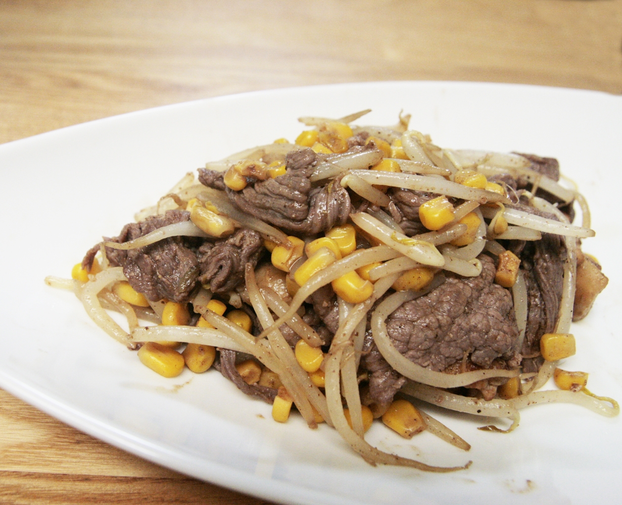 塩麹でお肉やわらか♡牛肉ともやしのカレー炒め