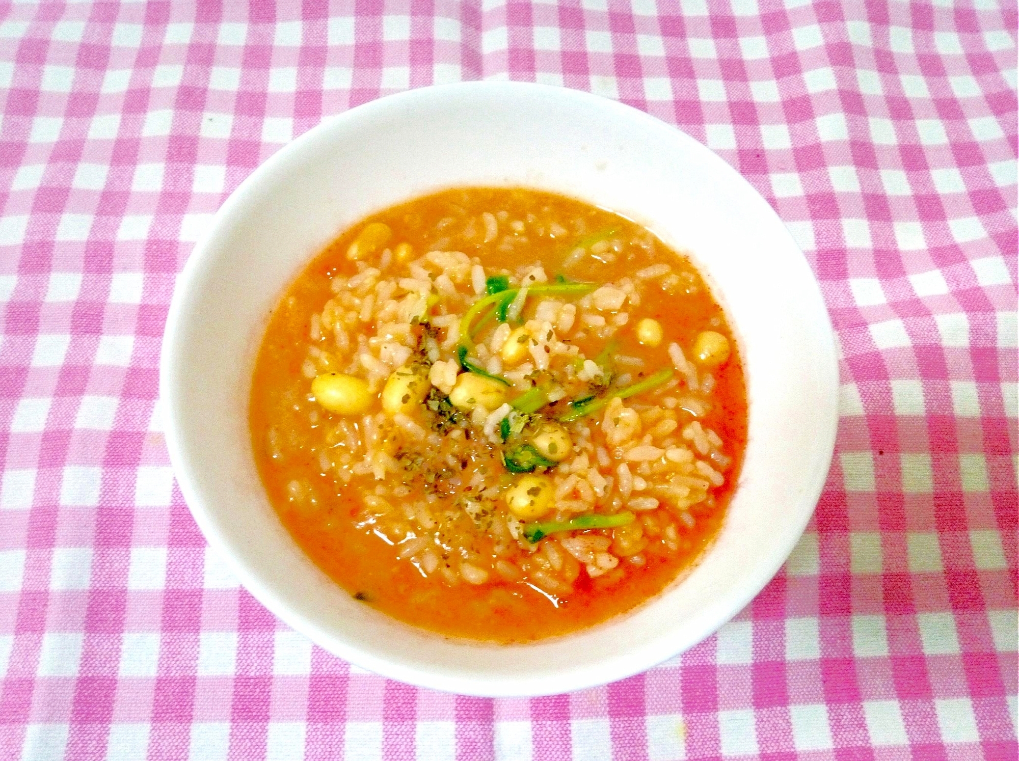 トマトジュースで♪豆苗と大豆のおじや