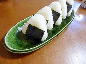 基本の塩むすび レシピ 作り方 By ちゃっく8644 楽天レシピ 基本の塩むすび レシピ 作り方 By ちゃっく8644 楽天レシピ