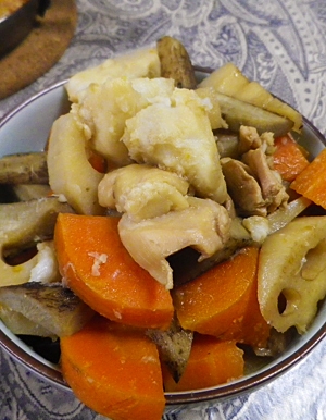 鶏ごぼう里芋人参レンコンの煮物