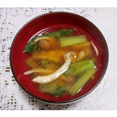 小松菜としめじの味噌汁（鰹だし）