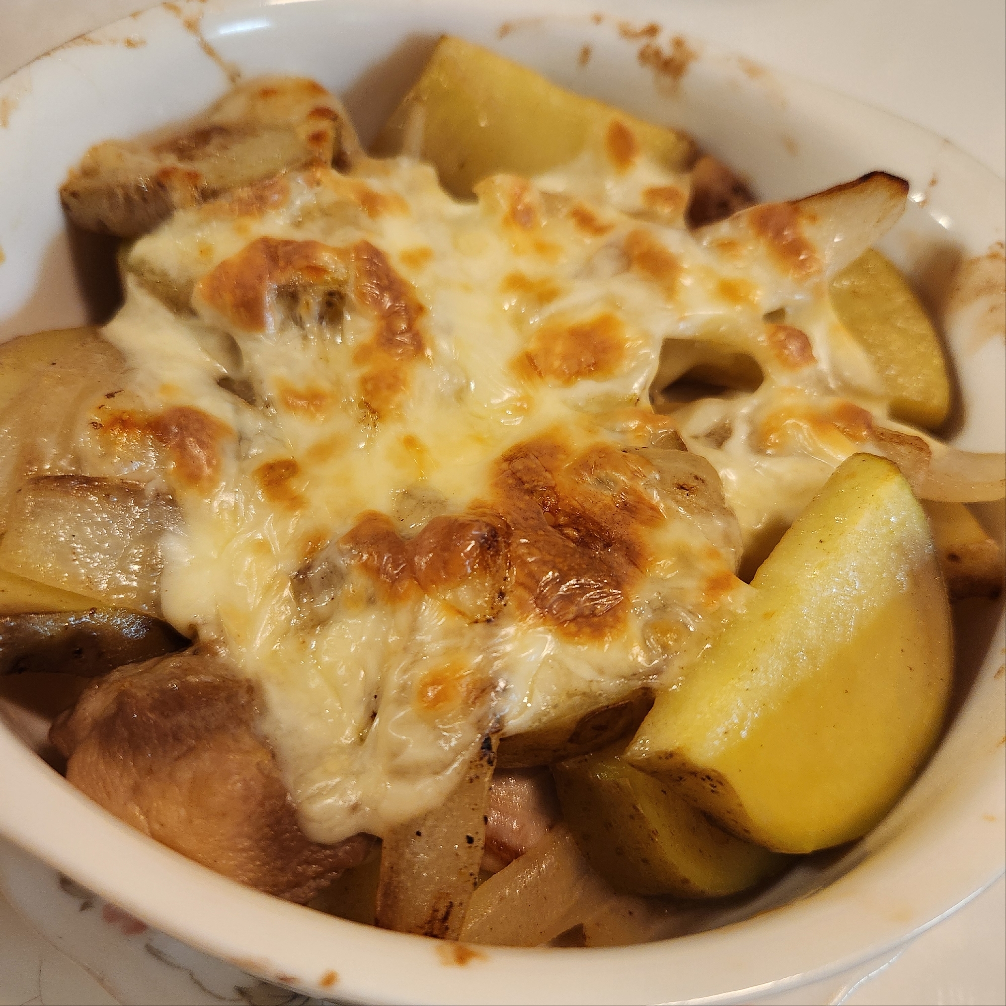 ポテトとチキンのダブルチーズ焼き