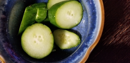 胡瓜の漬物、余った昆布茶活用