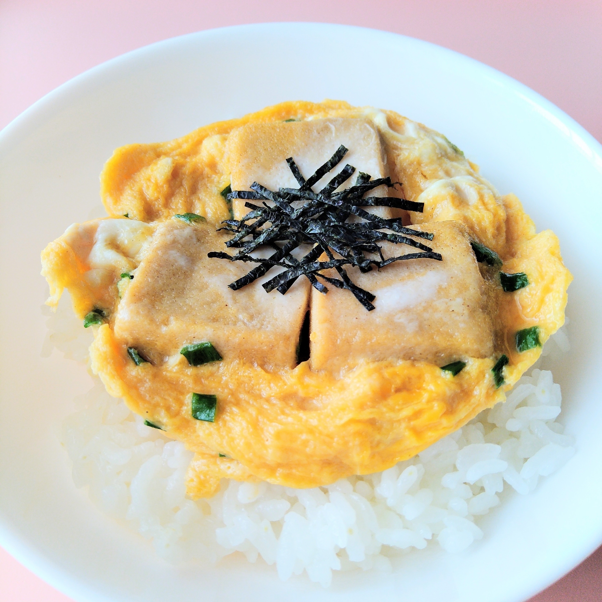 電子レンジで簡単♪高野豆腐の卵とじ丼