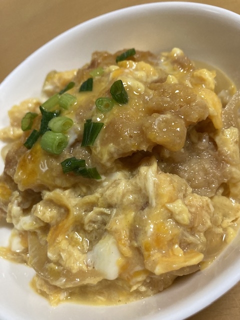 うまい！イカ天の卵とじ丼☺︎