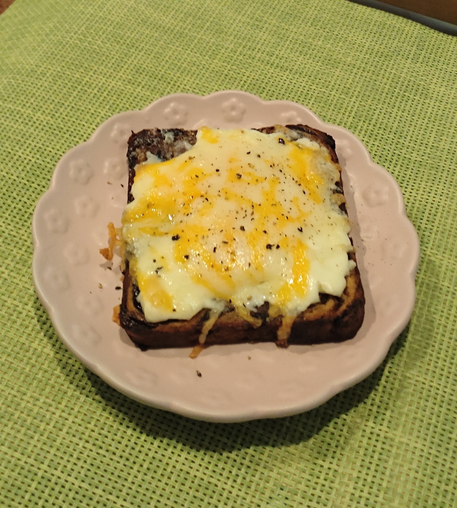 朝食に♡レッドチェダーとクリームチーズのトースト