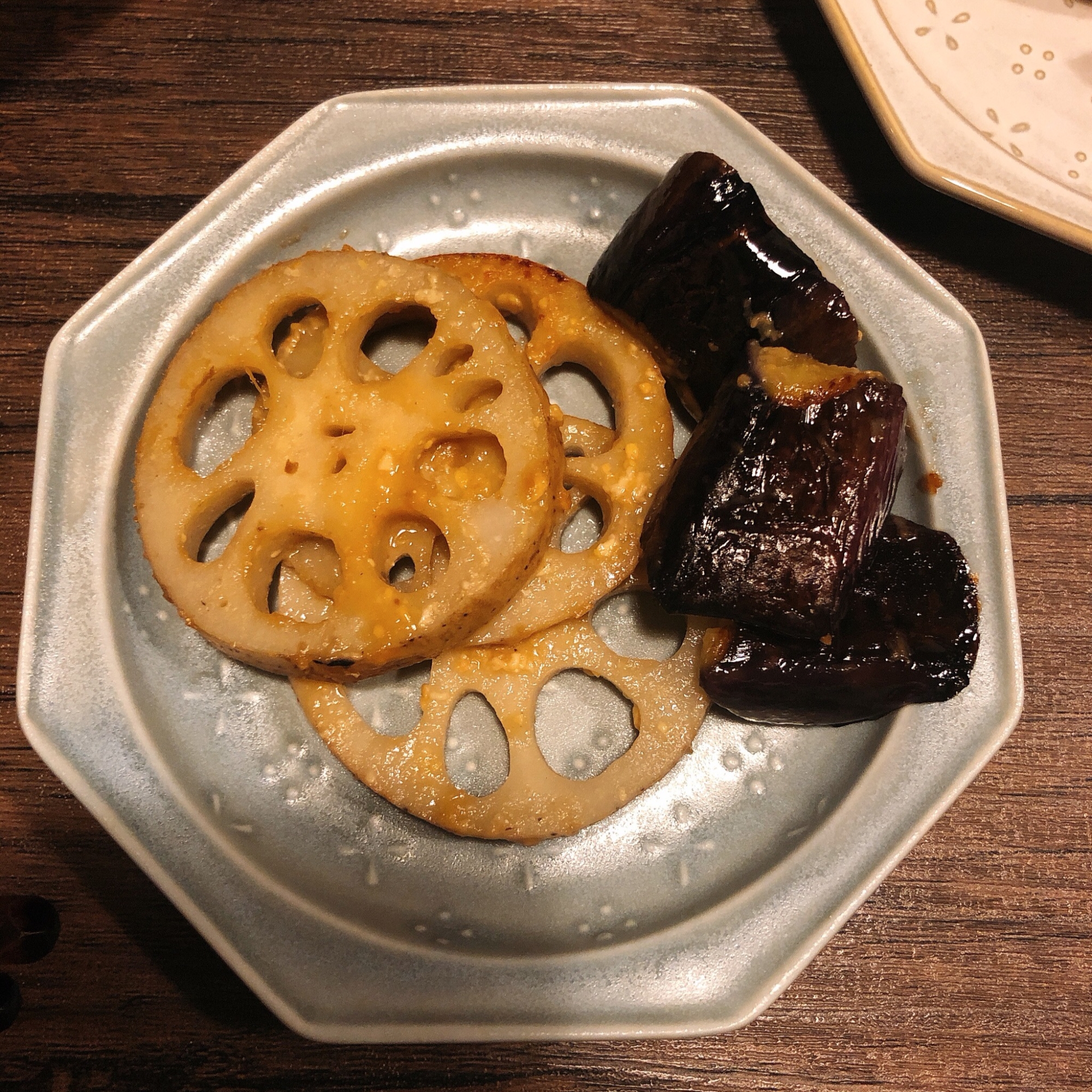 ナスとれんこんの味噌アンチョビ炒め