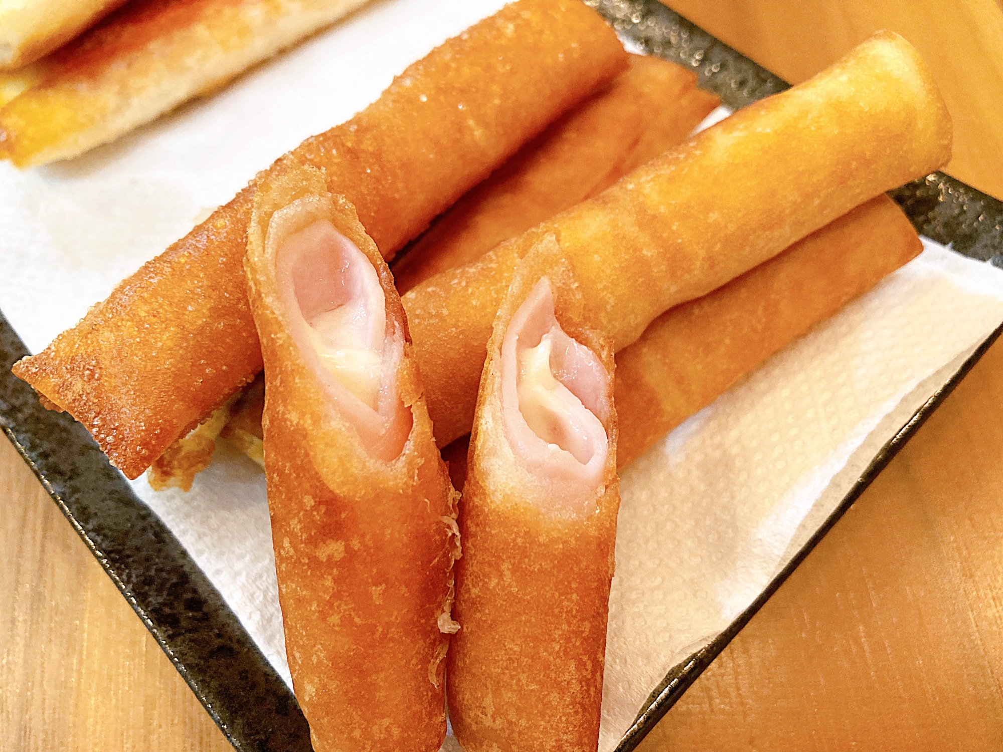 ハムとチーズの春巻きスティック
