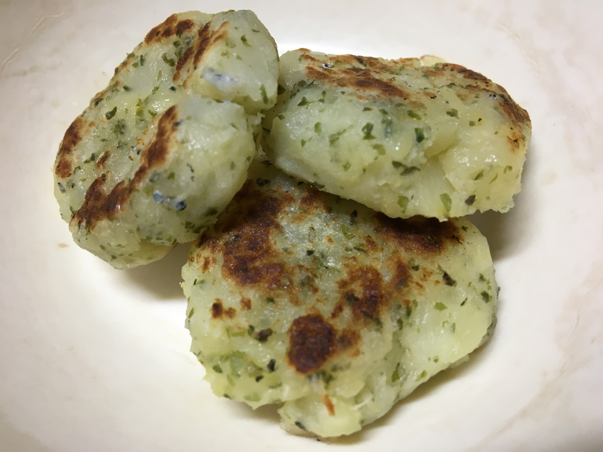 子供 おやつ じゃがいも フライパン 焼きつけ