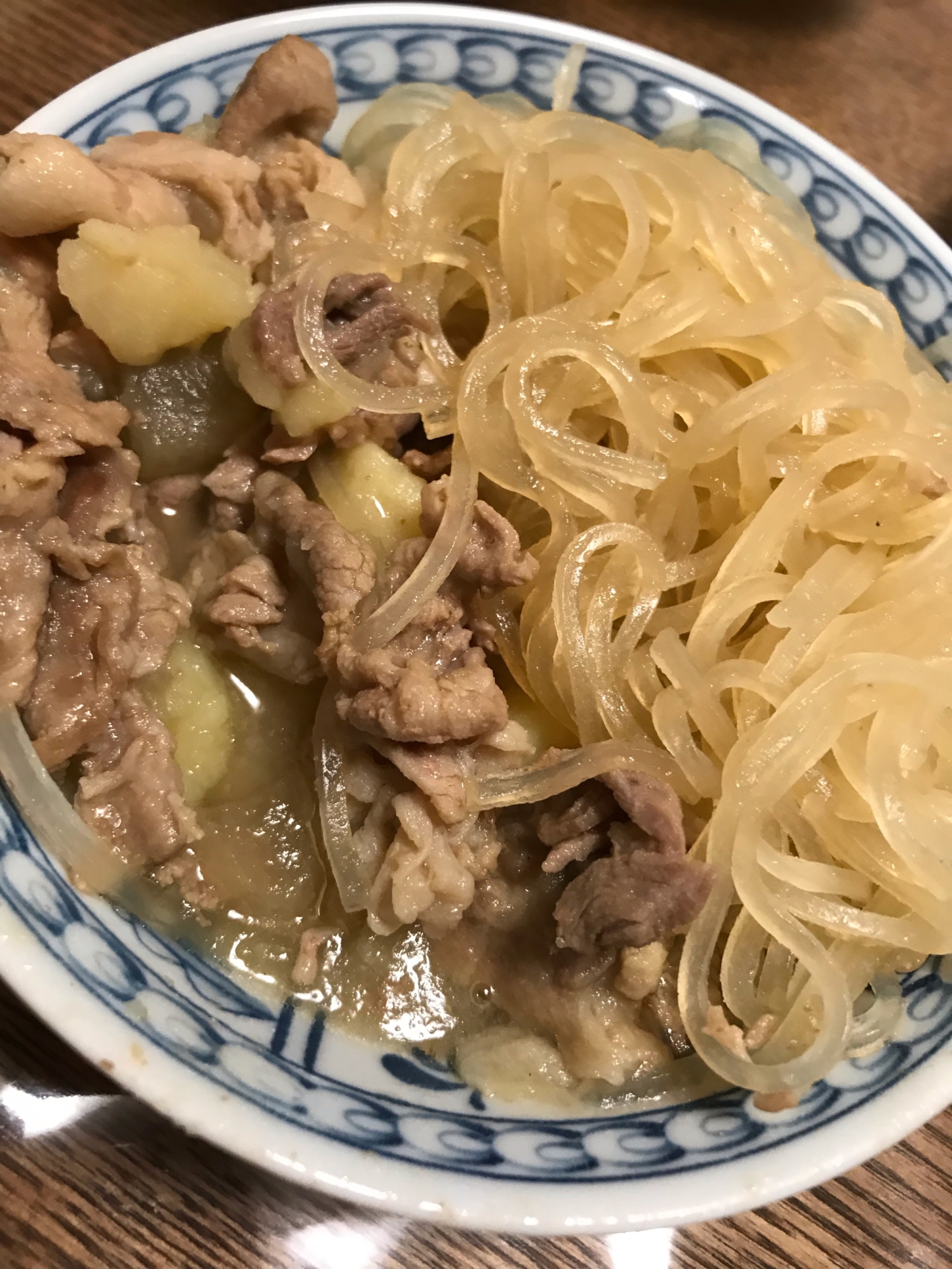 マロニーちゃんと、豚肉、じゃがいものすき焼き煮