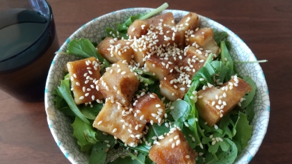 ベビーリーフと一緒に丼にして食べました♪簡単でサクッとして美味しかっ
たです