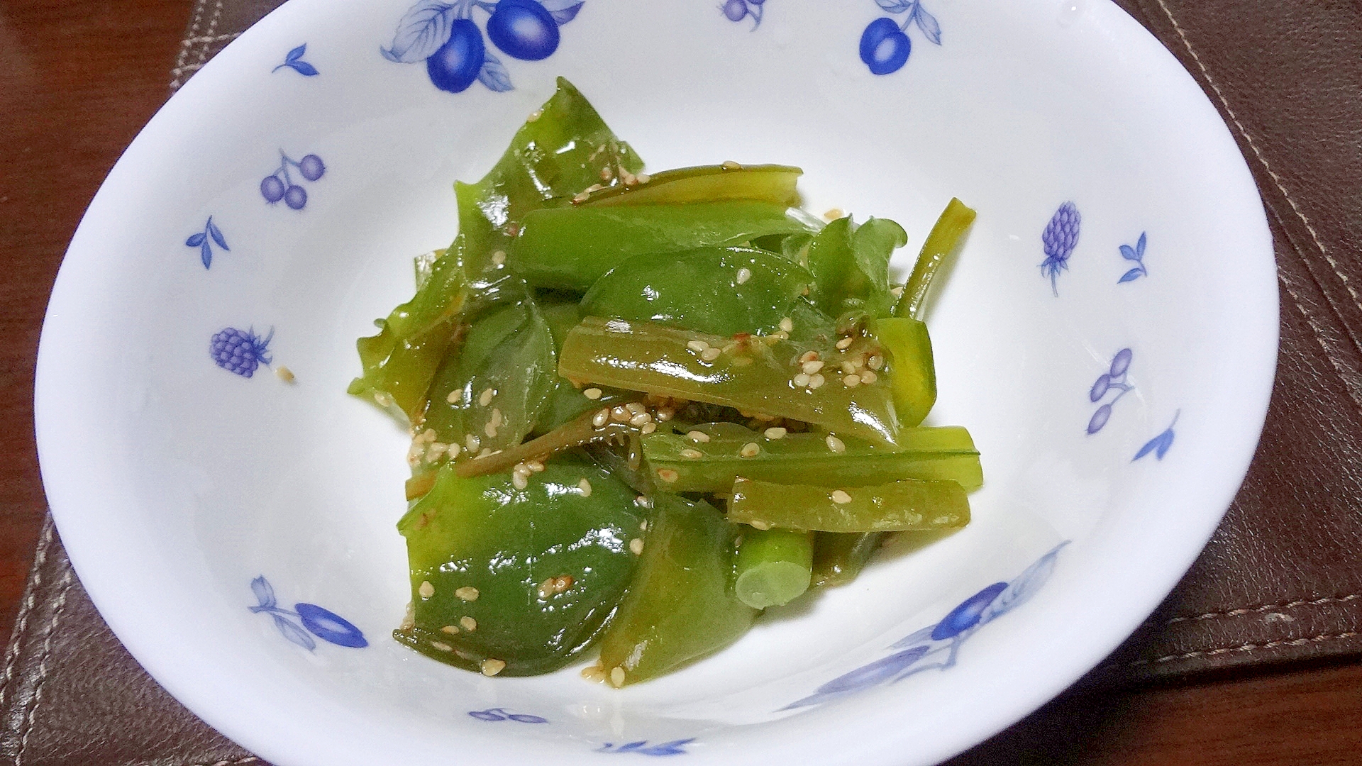 茎わかめのごま油炒め