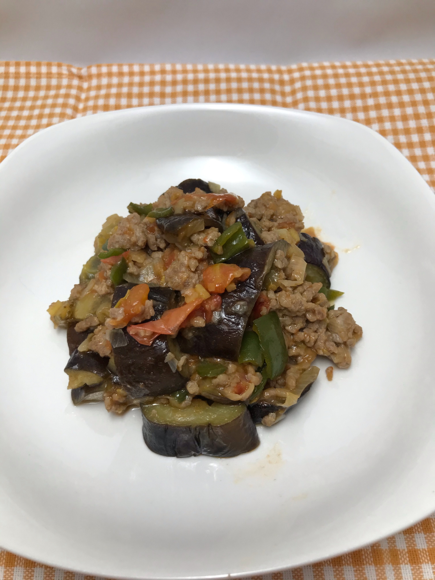 ご飯がすすむ！夏野菜と豚ひき炒め