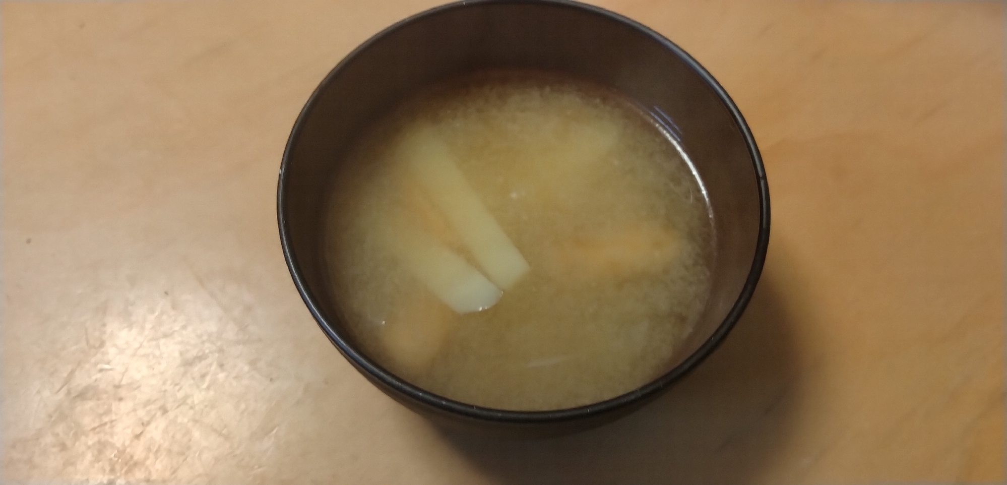 じゃが玉薄揚げ味噌汁