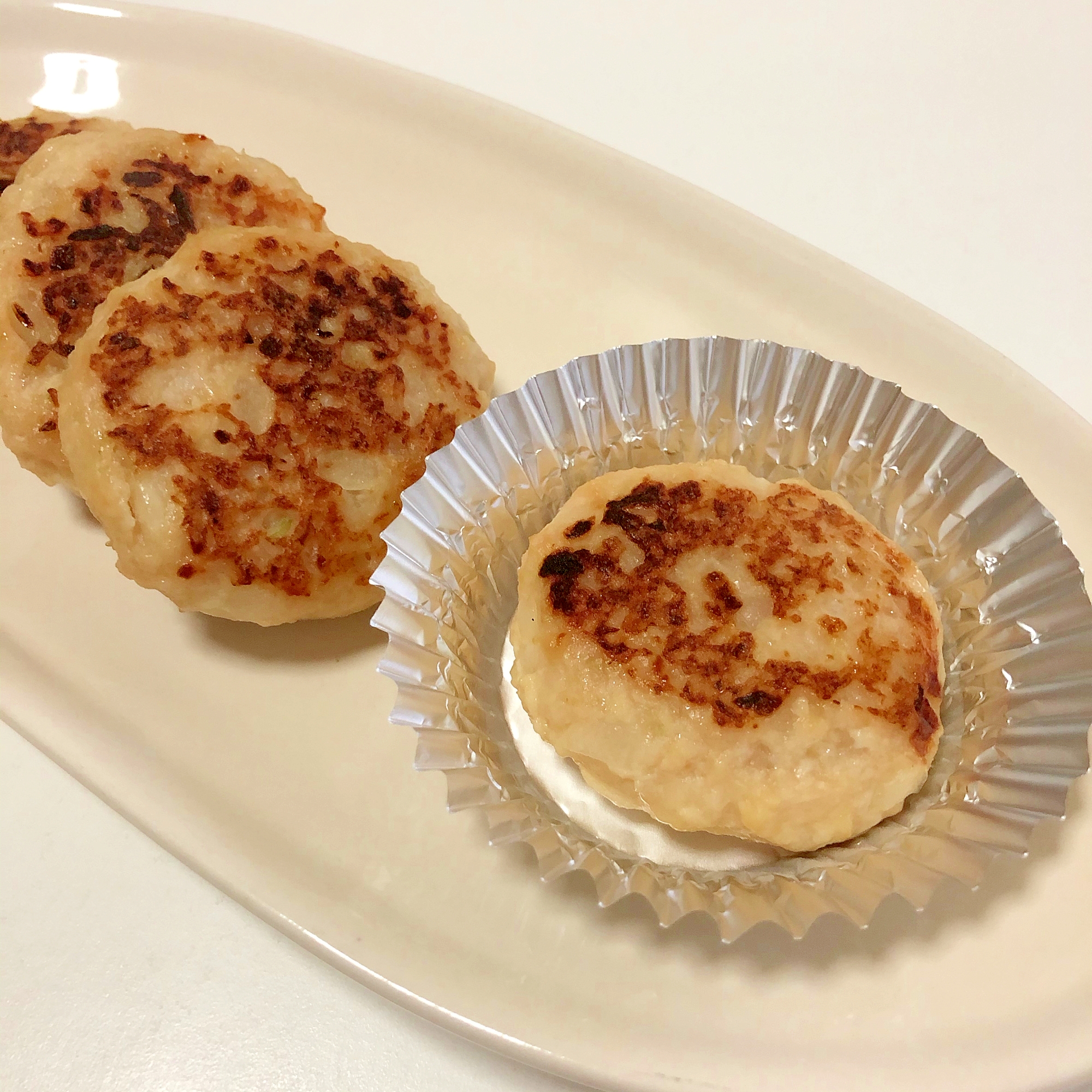 お弁当のおかず　味付き鶏ひき肉のハンバーグ♪