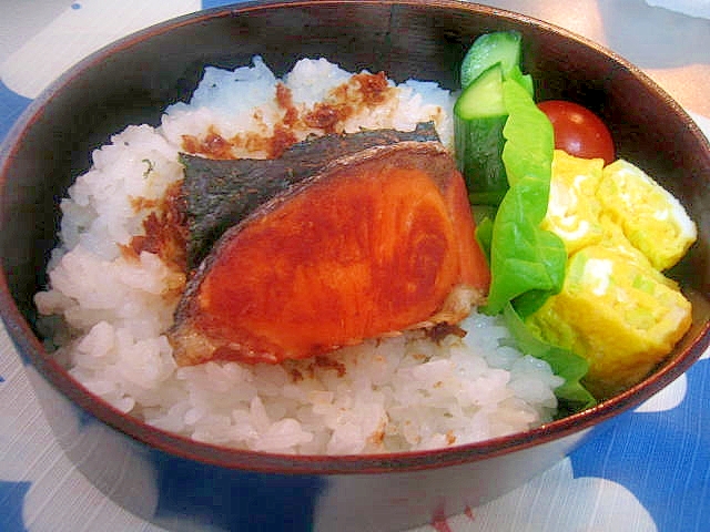 お弁当の定番 海苔シャケ弁当 レシピ 作り方 By ミルク白うさぎ 楽天レシピ お弁当の定番 海苔シャケ弁当 レシピ 作り方 By ミルク白うさぎ 楽天レシピ