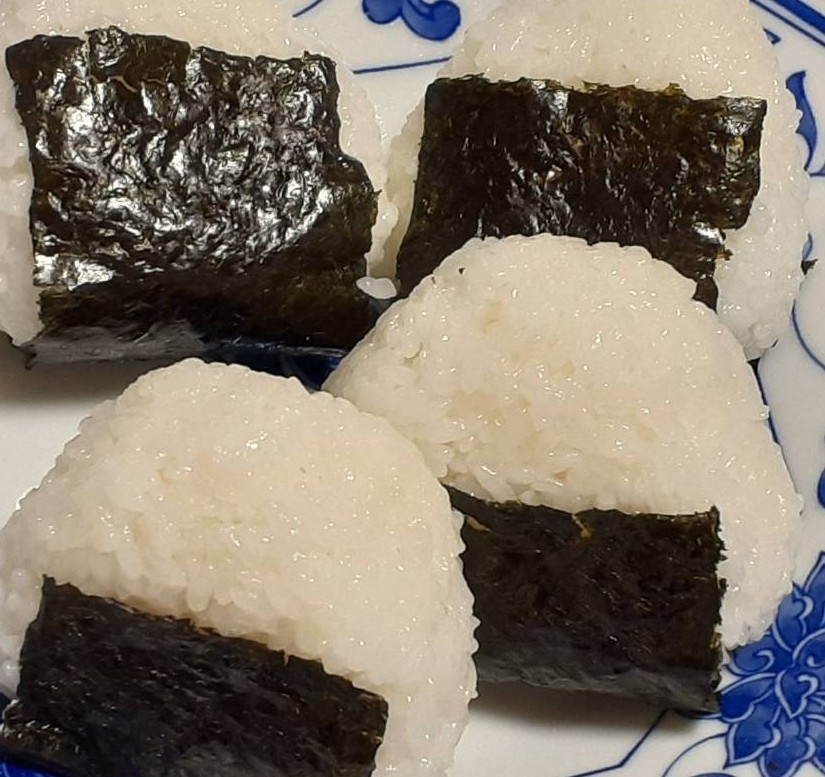 ツナマヨおにぎり レシピ 作り方 By あやめぇ 楽天レシピ ツナマヨおにぎり レシピ 作り方 By あやめぇ 楽天レシピ