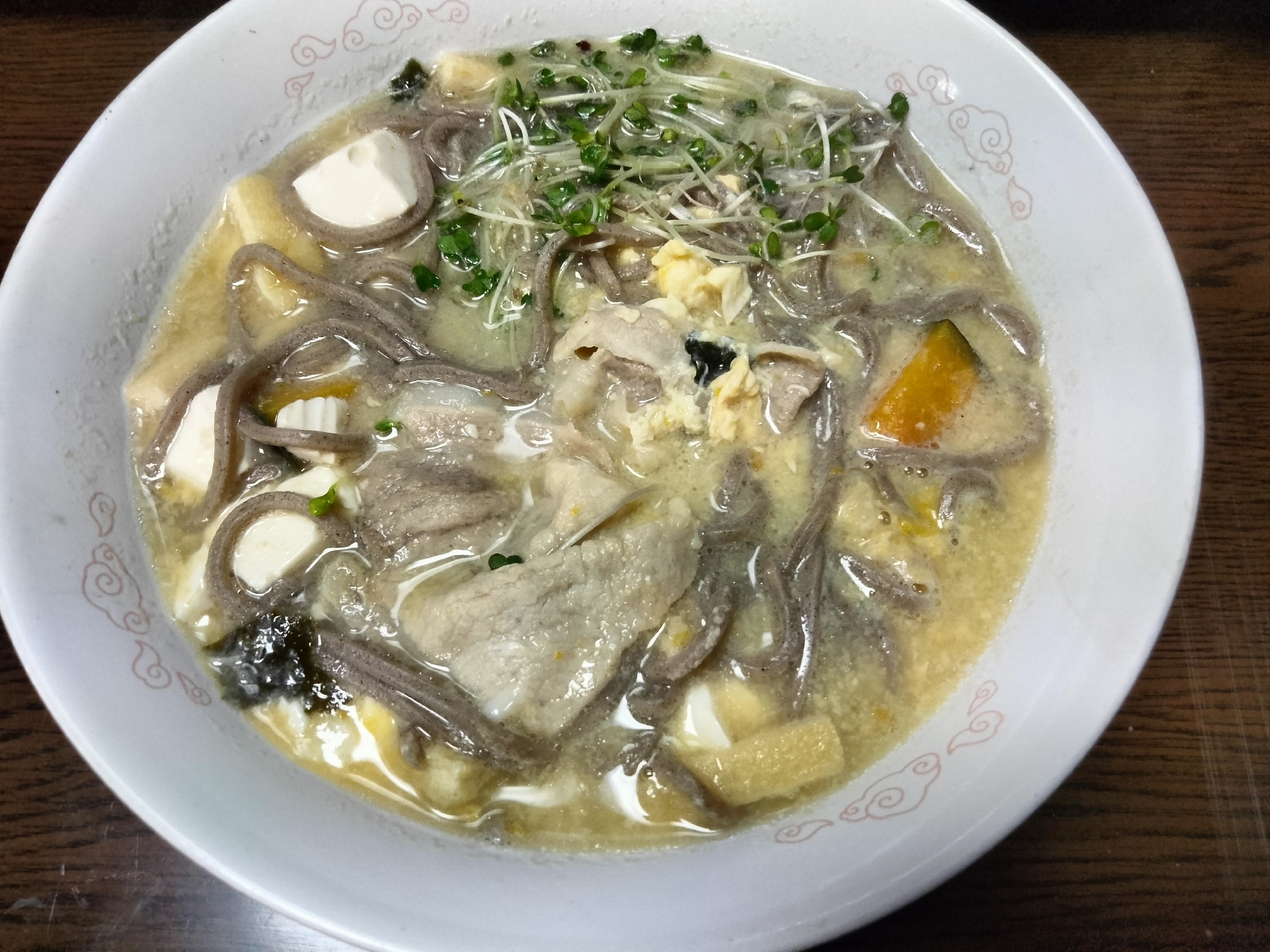 残った味噌汁で 簡単卵とじ蕎麦 +豚肉スプラウト