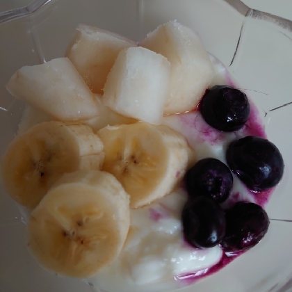 sweet♡ちゃん、こんにちは♪
バナナと、冷凍の梨・ブルーベリーで作りました〜♡
とっても美味しかったですƪʕ^ɷ^ʔ♬”