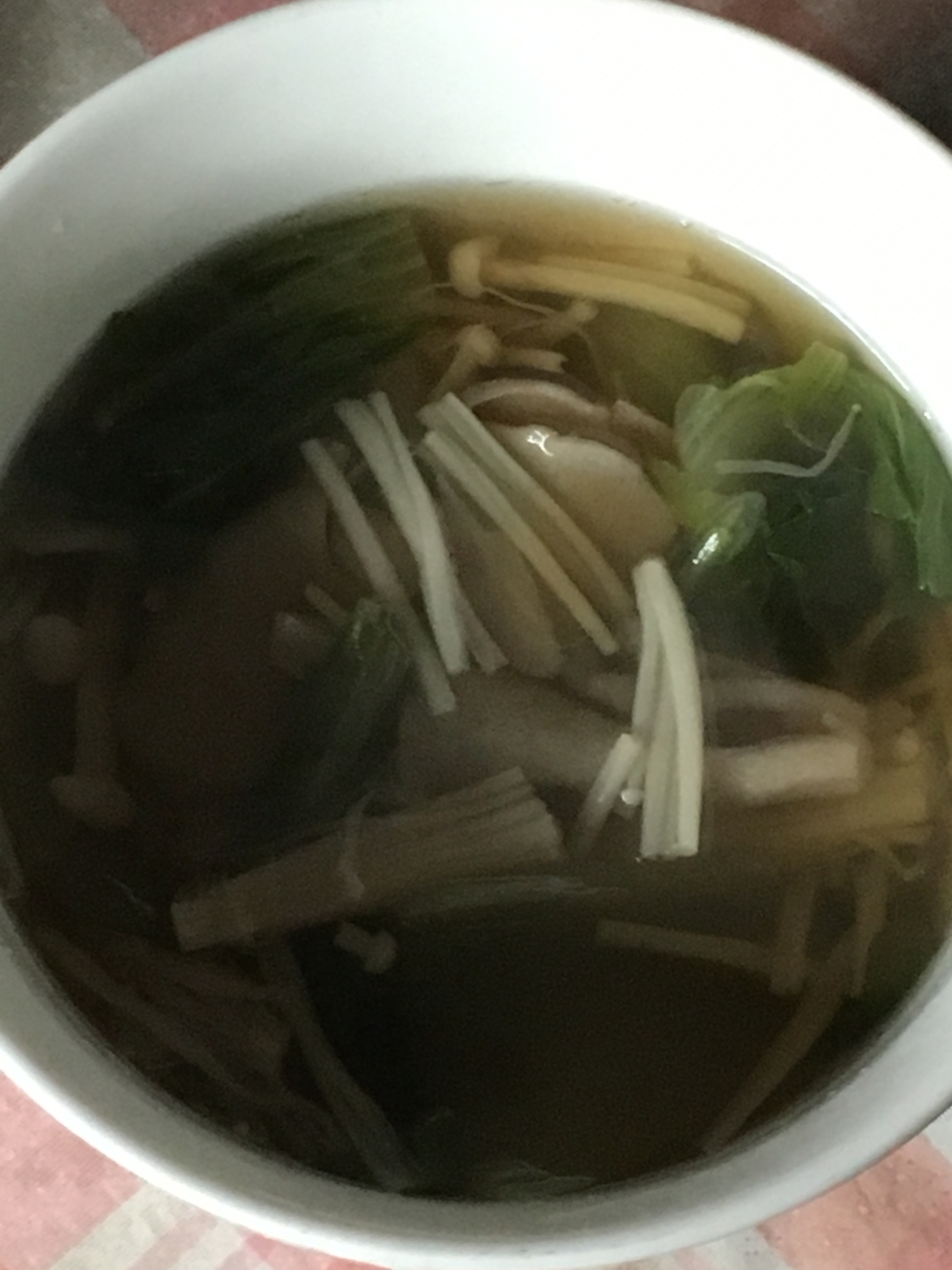 舞茸、えのき、青梗菜、魚醤のスープ