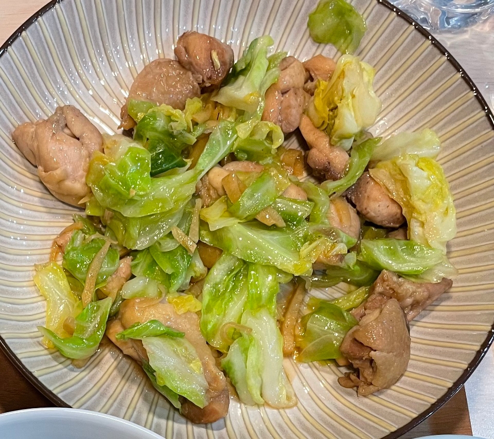 鶏肉とキャベツの生姜醤油炒め