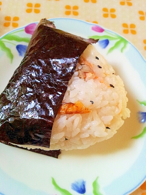北海道✿鮭と黒ゴマのおにぎり❤