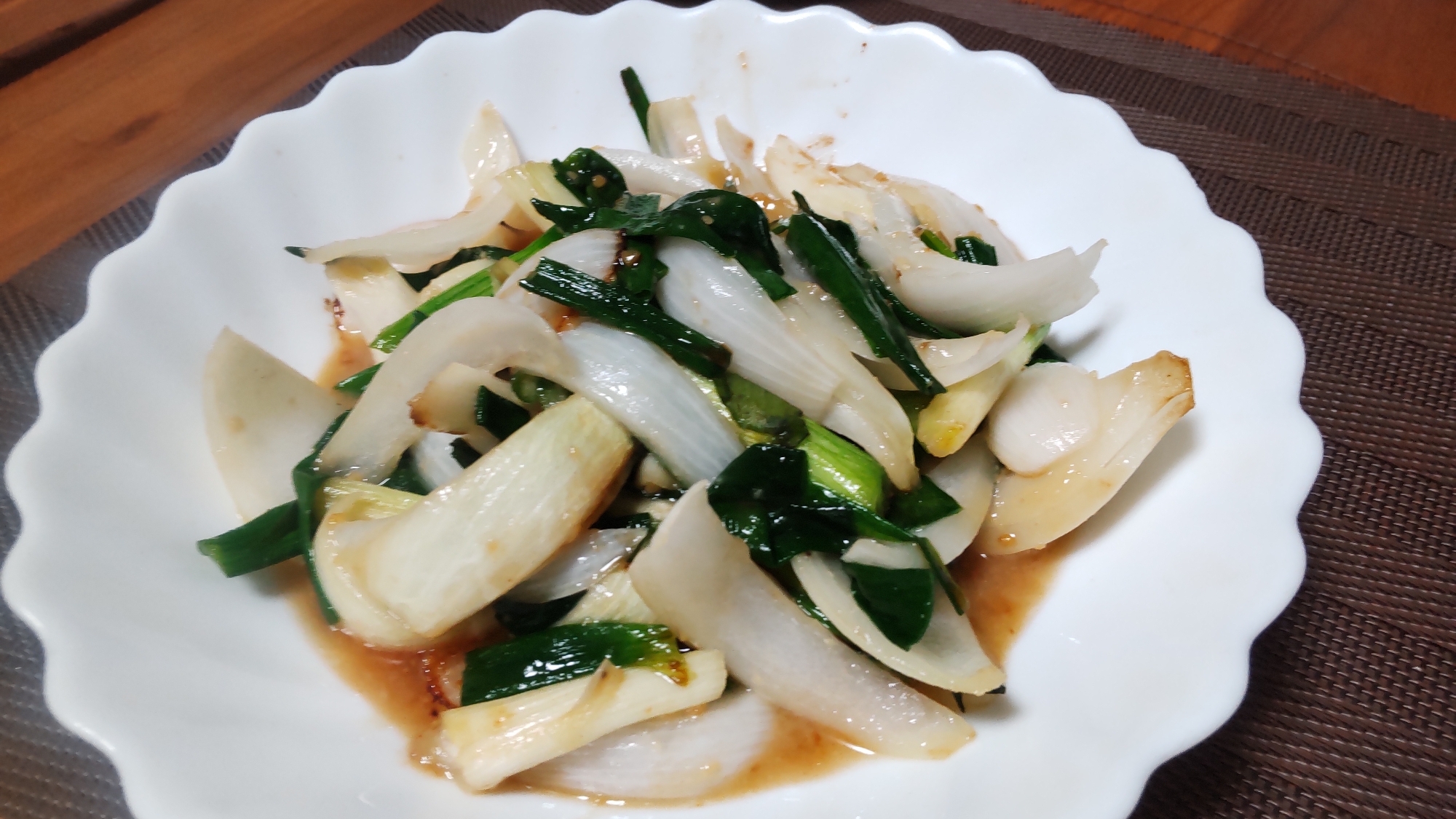 新玉ねぎとわけぎの味噌炒め