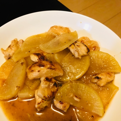 フライパンで簡単♡トロ～リ大根と鶏胸肉の甘辛炒め煮