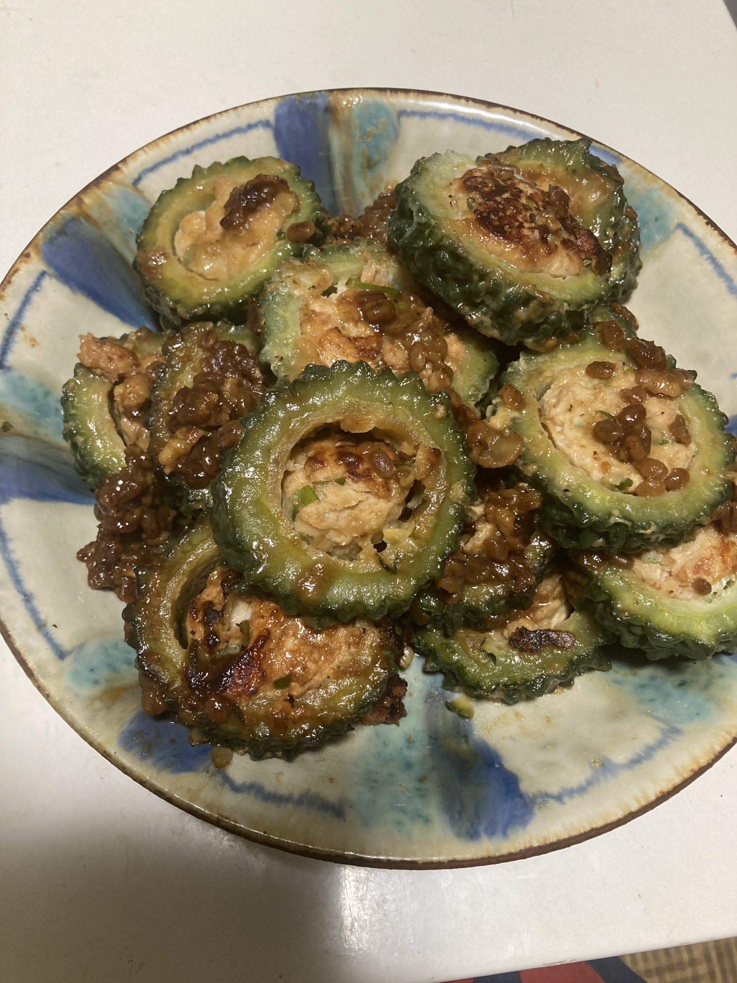 麹調味料で旨みアップ！ゴーヤの肉詰め