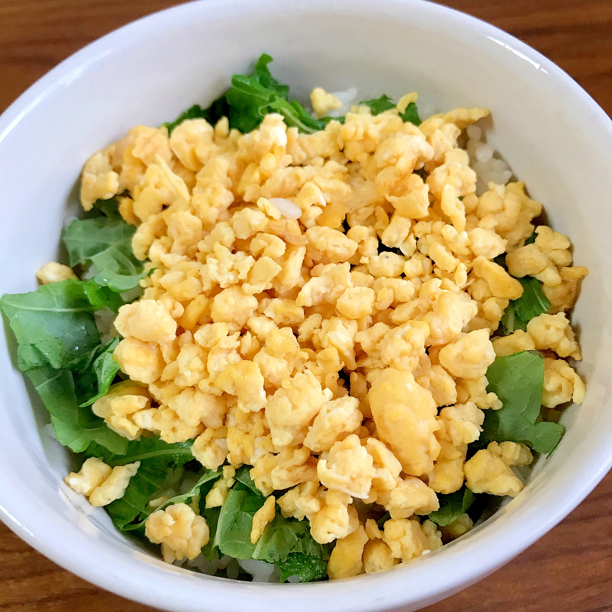 ガーリックバターライスの卵そぼろ丼