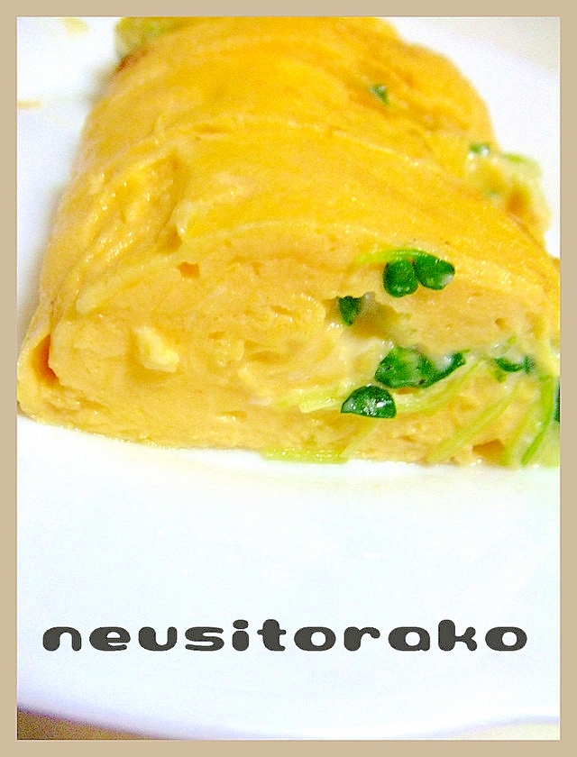 チーズとかいわれのだし巻き卵