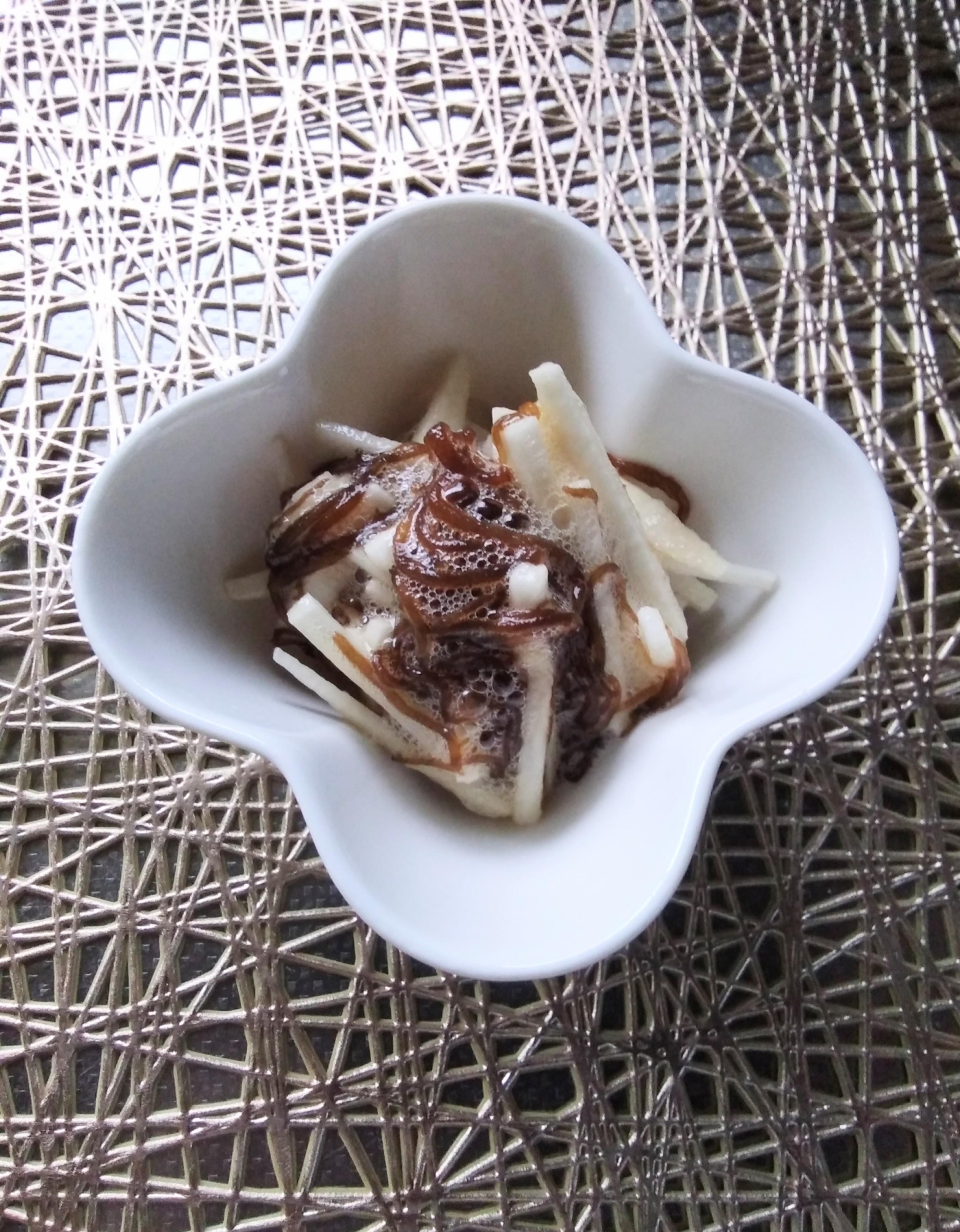 もずくとねばりっこ(長いも)のレモン酢の物