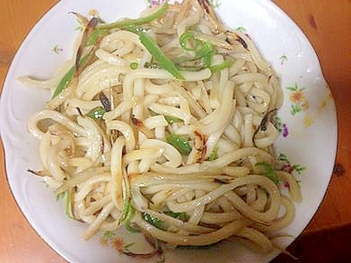 ゴボウとピーマンと玉ねぎの焼きうどん