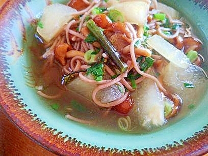 なめこと 冬瓜の あったかい蕎麦