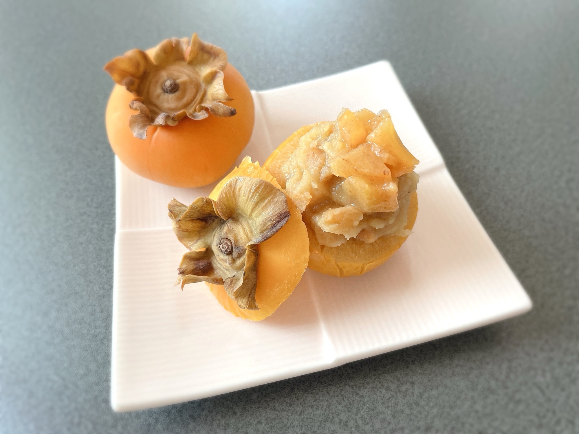 丸ごと一個食べられる！蒸し柿のモンブラン