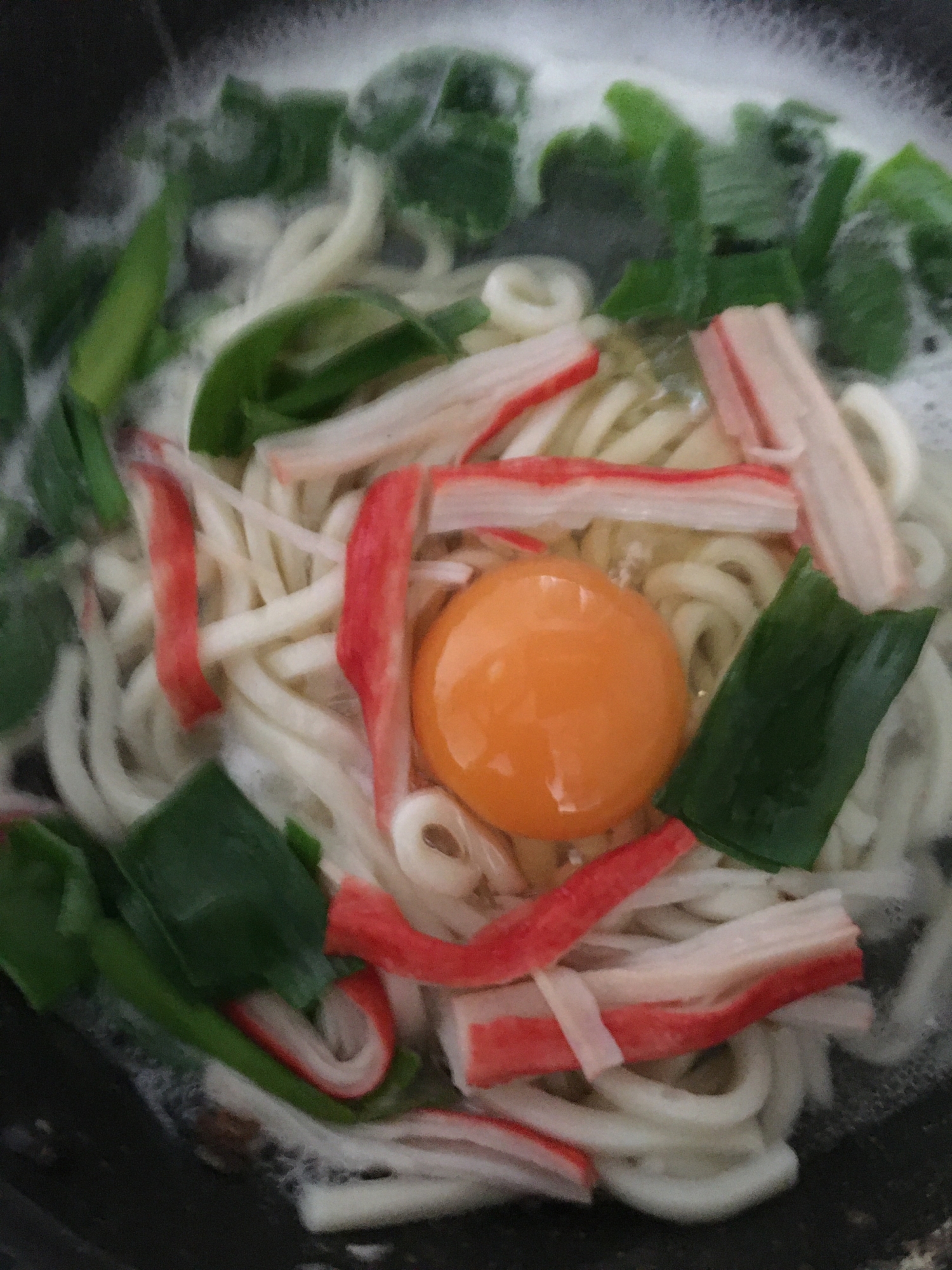 ネギ、カニカマ、卵うどん！