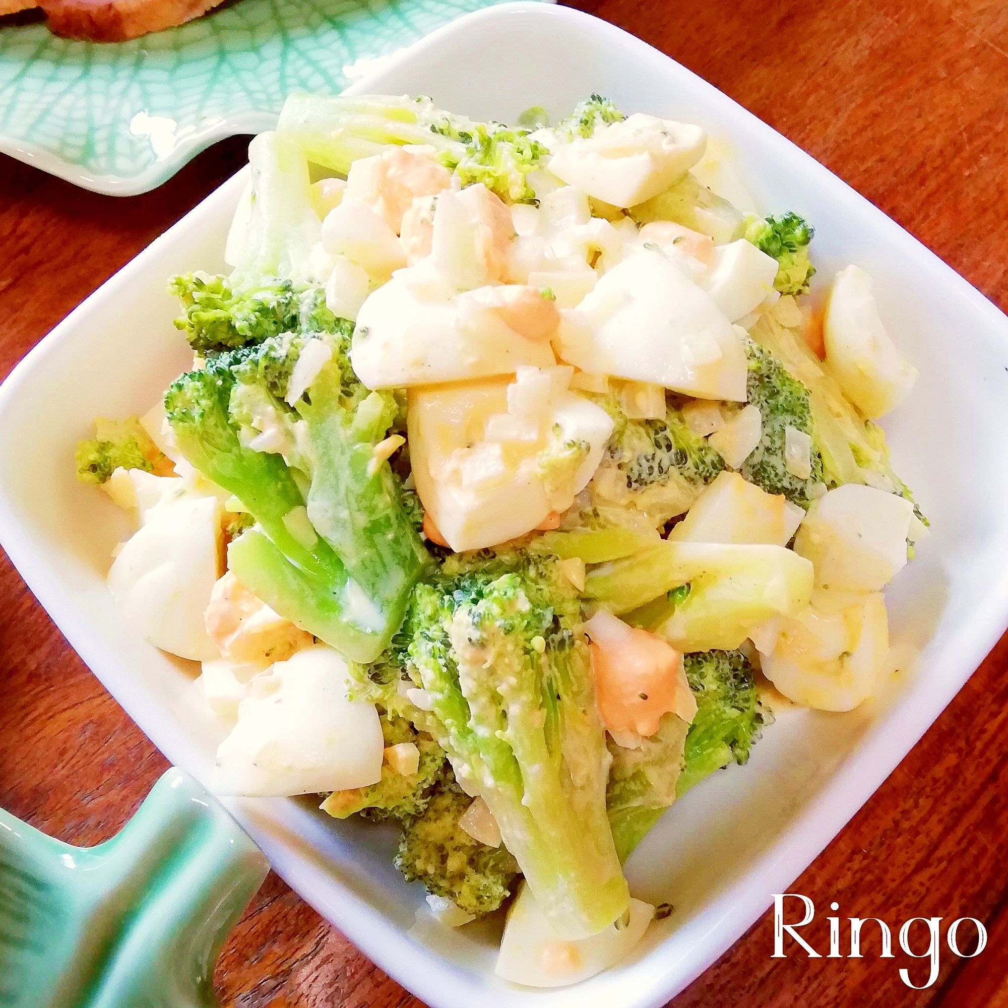 冷凍ブロッコリーで卵たっぷりサラダ♬