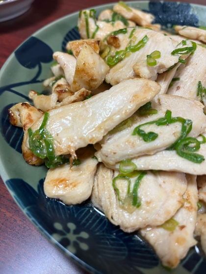 ご飯がすすむ！鶏むね肉のねぎ塩焼き
