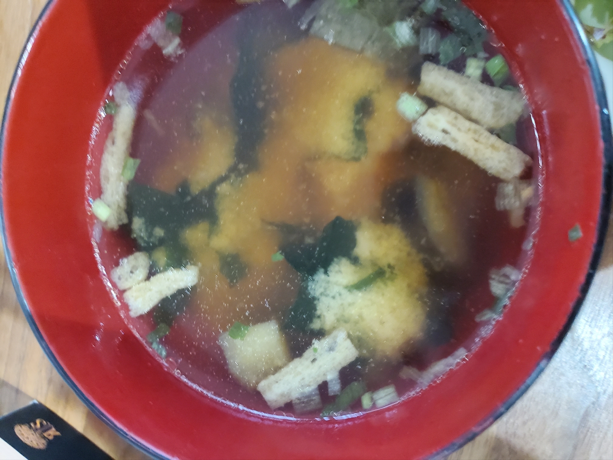 薄あげ、わかめの味噌汁