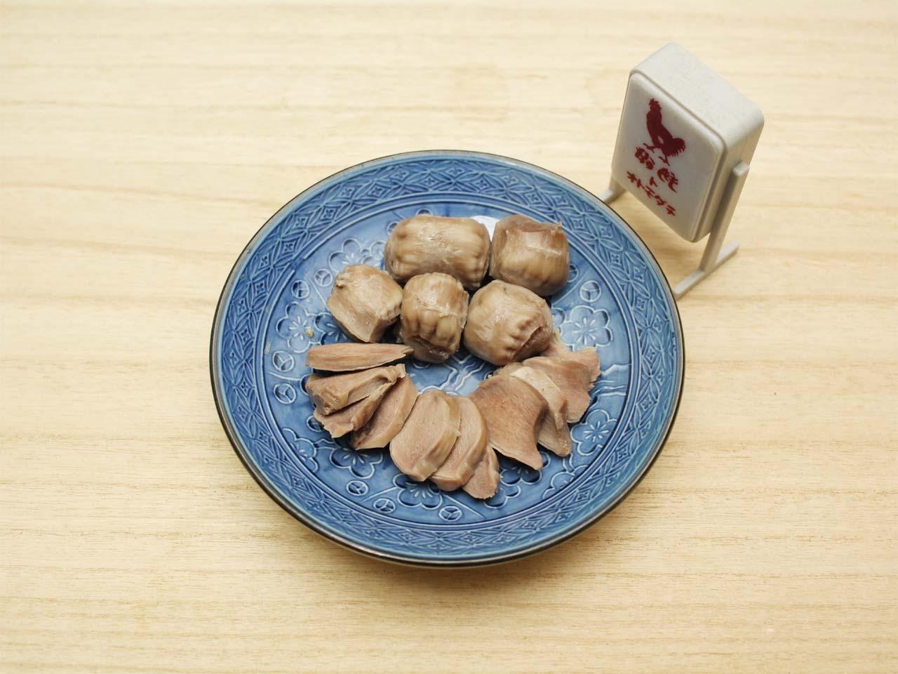 旨みが凝縮!「蒸し砂肝」