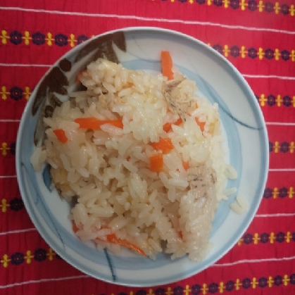 ガーベラ9475さん
こんにちは
我が家もドン・キホーテで買ったもち米を消費しなきゃって思ってる所です
ランチで一合炊きました
ツナのだしもあり美味しかったです