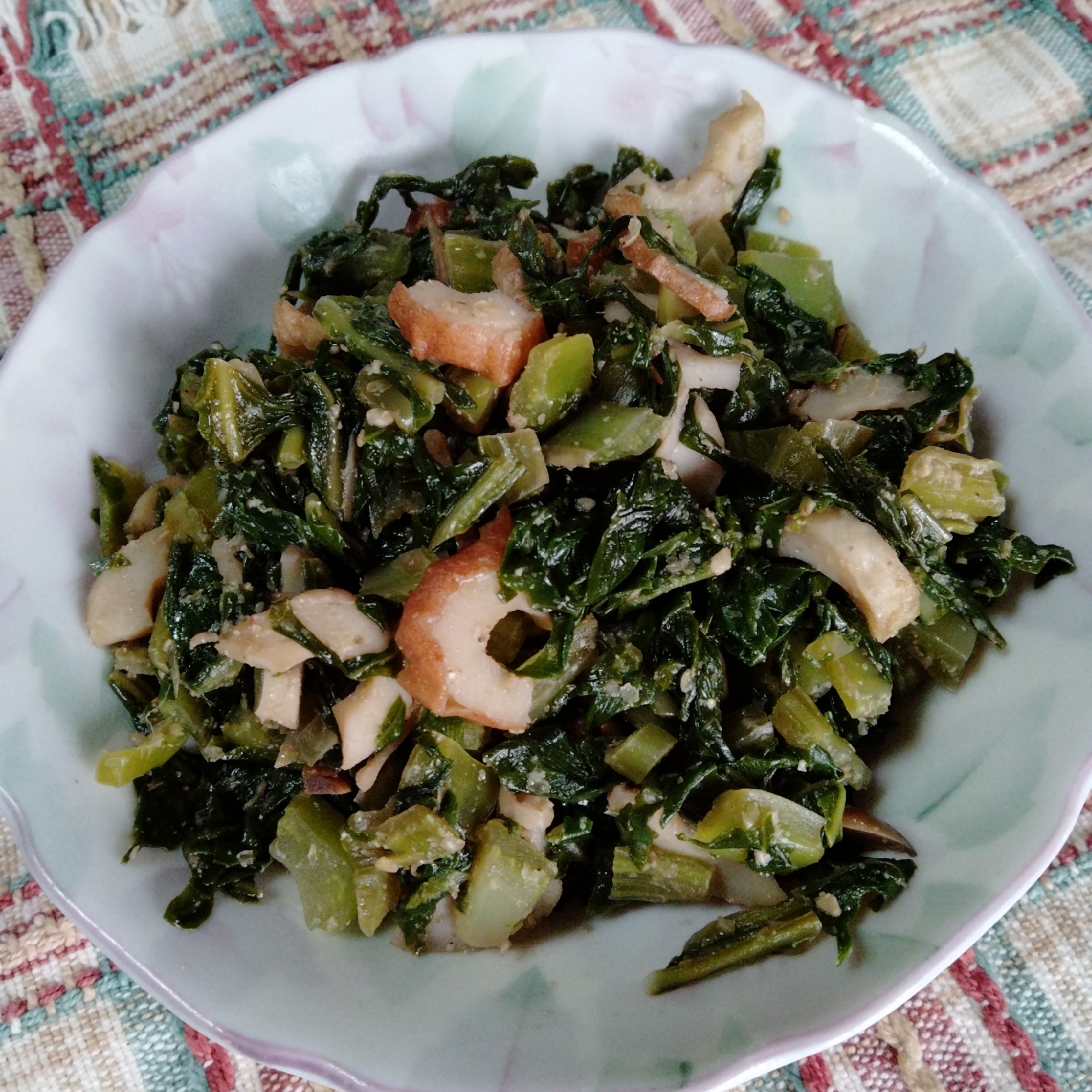 高菜と竹輪のにんにく醤油炒め