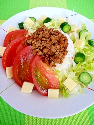 カレーそぼろで☆沖縄料理タコライス