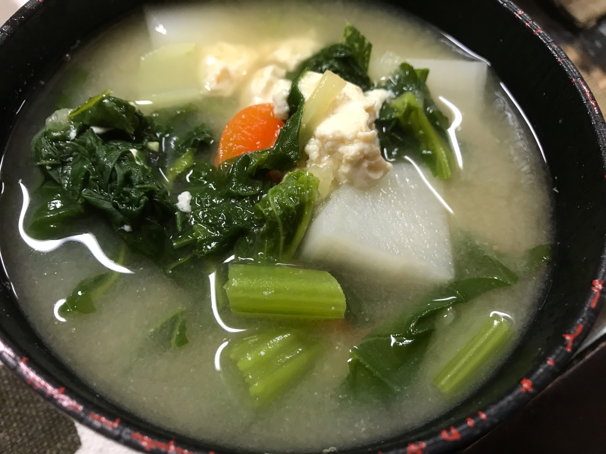 豆腐&カブの葉&カブ&にんじんの味噌汁