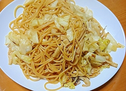 キャベツとエリンギのショウガ醤油パスタ