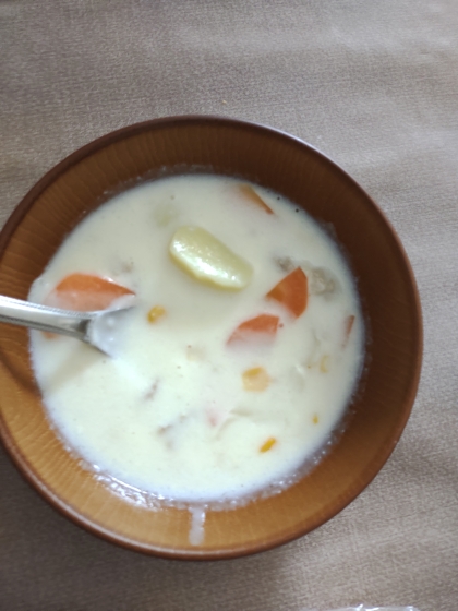 鶏皮☆鶏肉の皮とほうれん草のクリームシチュー
