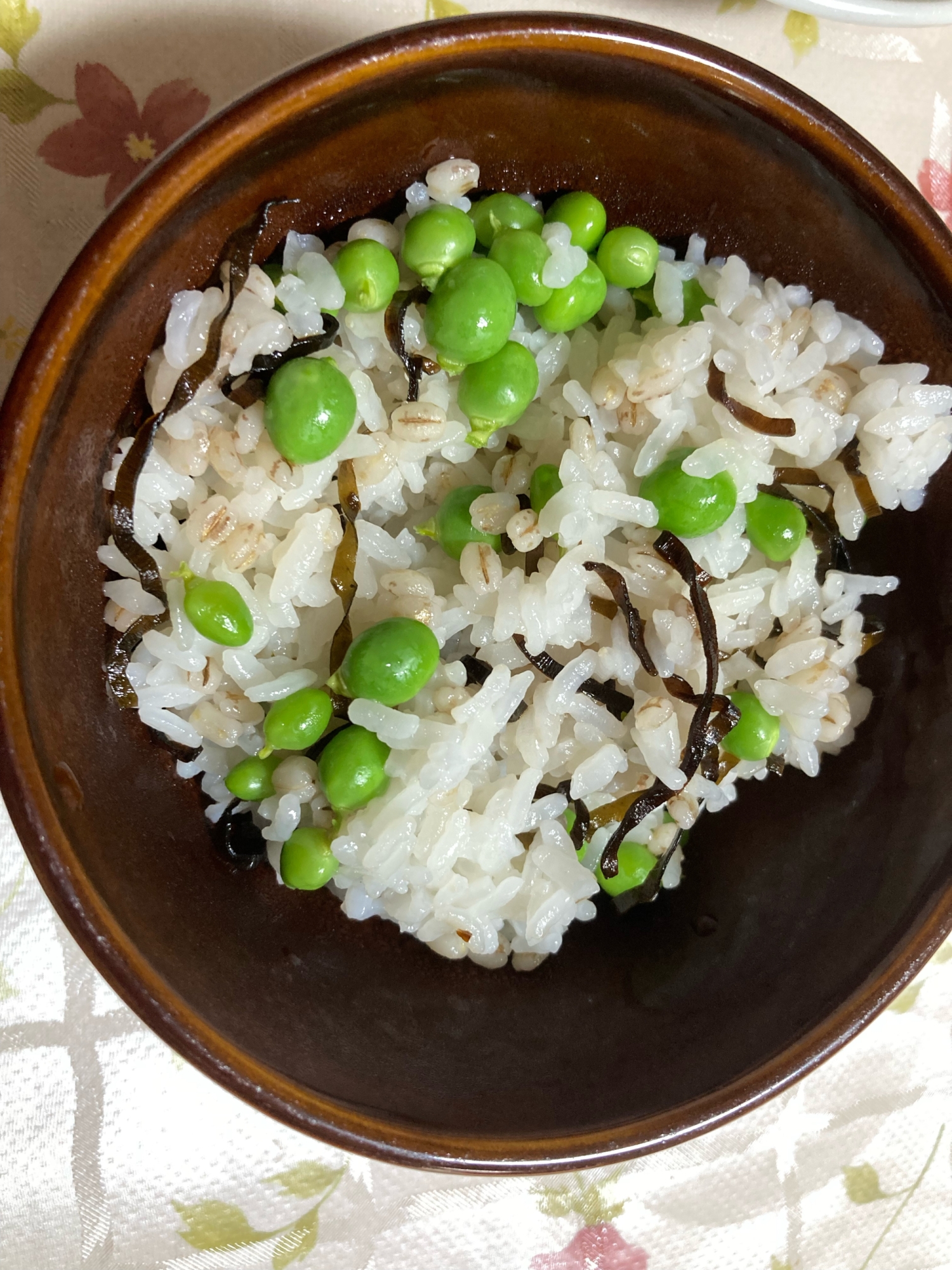 グリンピースと塩昆布の混ぜご飯