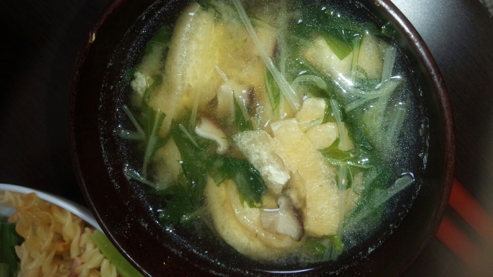 水菜と薄揚げと椎茸のお味噌汁