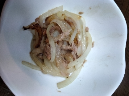 玉ねぎとマグロ缶の簡単炒め